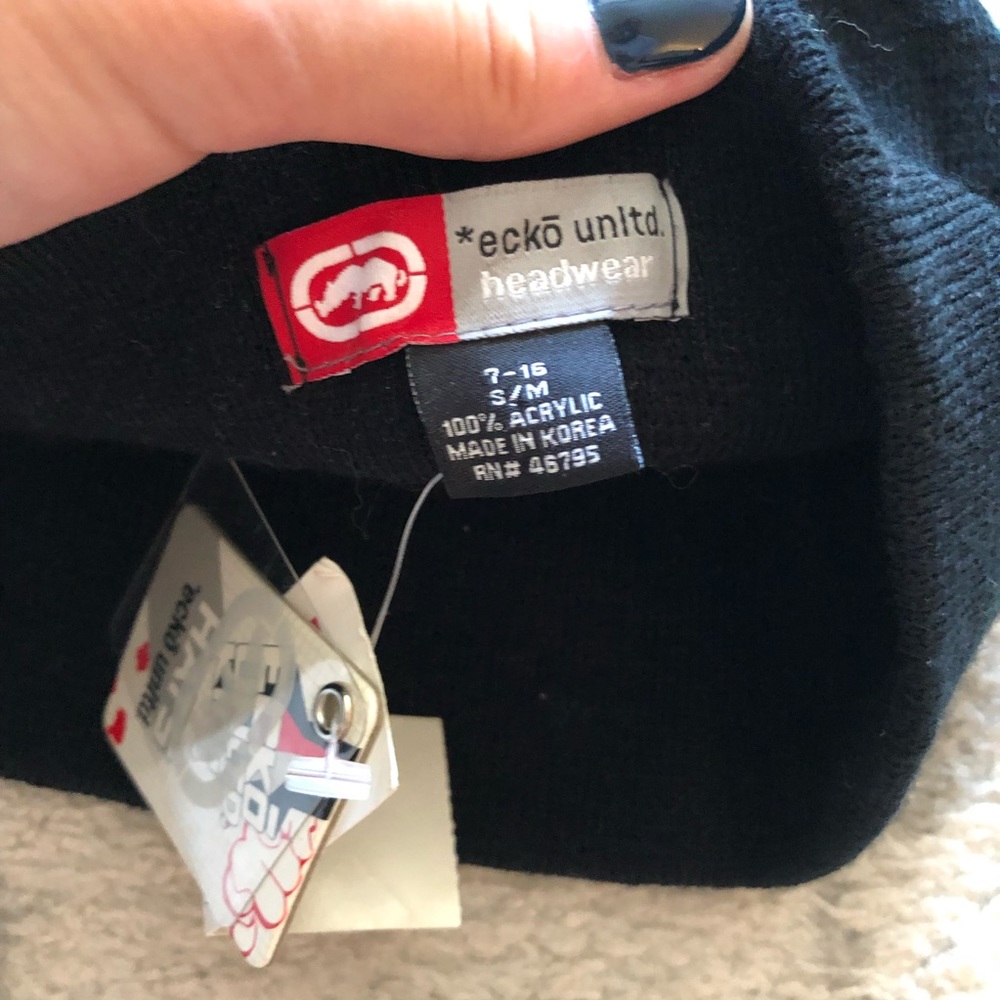 Black & pink Eckō Red knit beanie hat - Picture 5 of 6